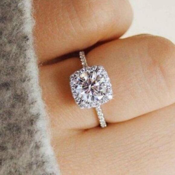 NEW 925 STERLING SILVER DIAMOND ENGAGEMENT RING, CUTE RING, SHINY RING. - Picture 1 of 3